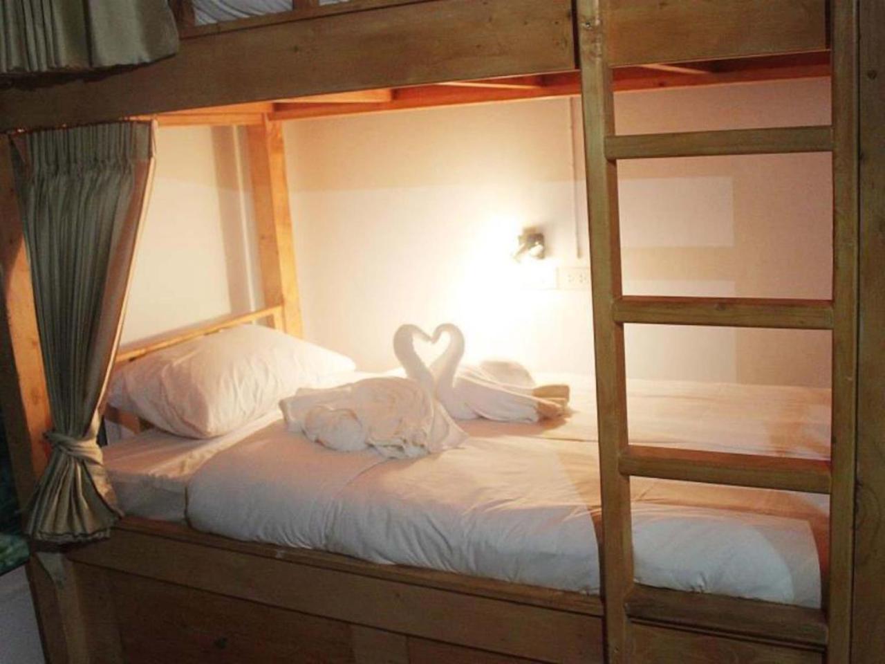 Bunk Boutique Cnx Hostel Τσιάνγκ Μάι Εξωτερικό φωτογραφία